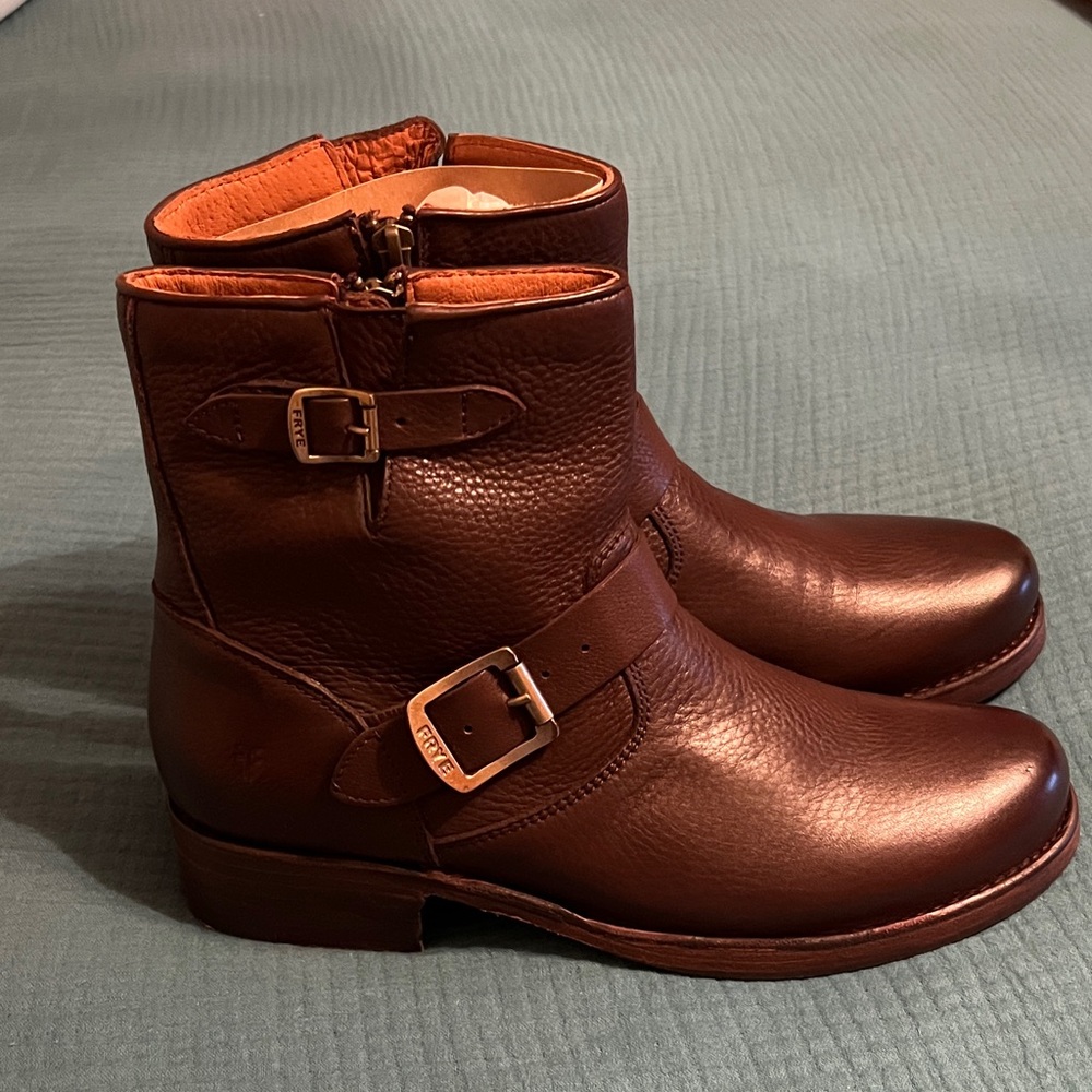 NWOB Frye Vicky Brien size 10